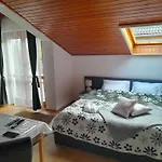 Nyirfa Apartmanhaz 아파트 잘라카로쉬