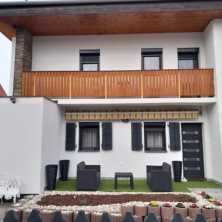Nyirfa Apartmanhaz