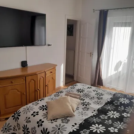 Nyirfa Apartmanhaz * Zalakaros
