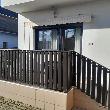 Nyirfa Apartmanhaz شقة *