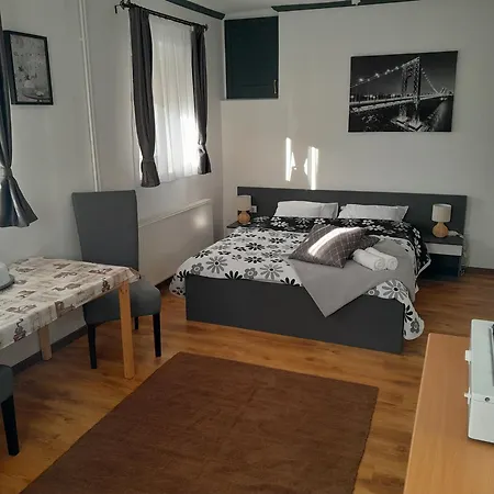 Διαμέρισμα Nyirfa Apartmanhaz Zalakaros