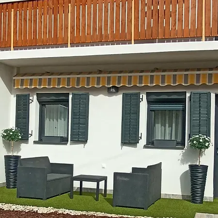 Nyirfa Apartmanhaz Διαμέρισμα