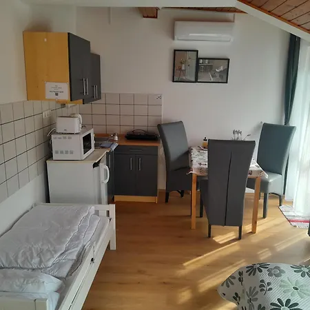 Nyirfa Apartmanhaz * Zalakaros