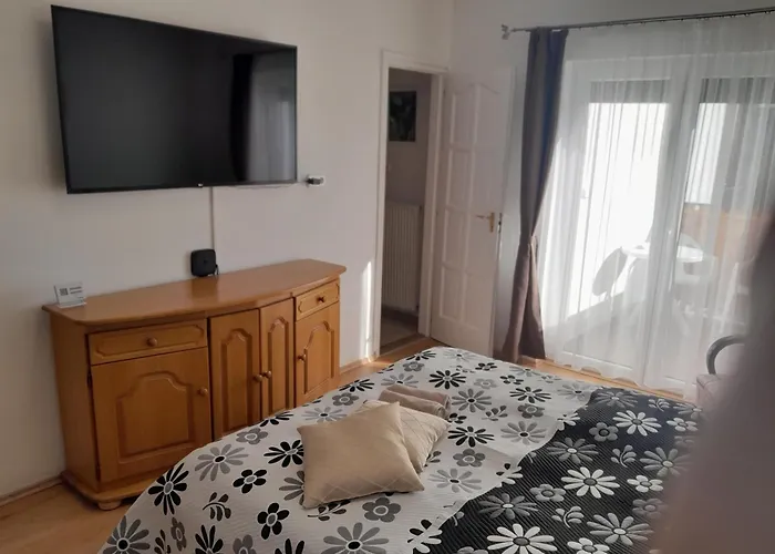 Nyirfa Apartmanhaz * Залакарош