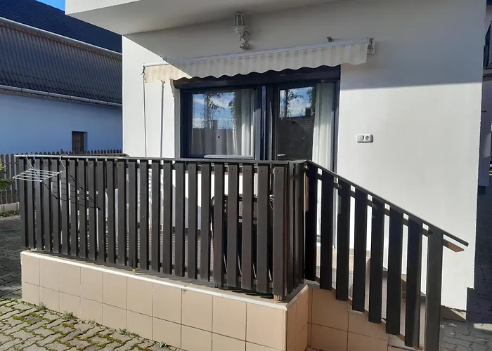 Nyirfa Apartmanhaz Διαμέρισμα *