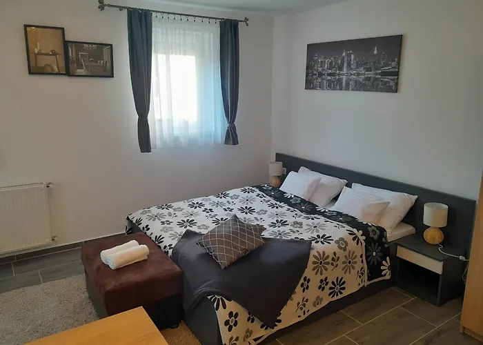 Nyirfa Apartmanhaz