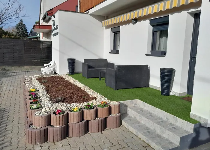 Nyirfa Apartmanhaz Апартаменты *