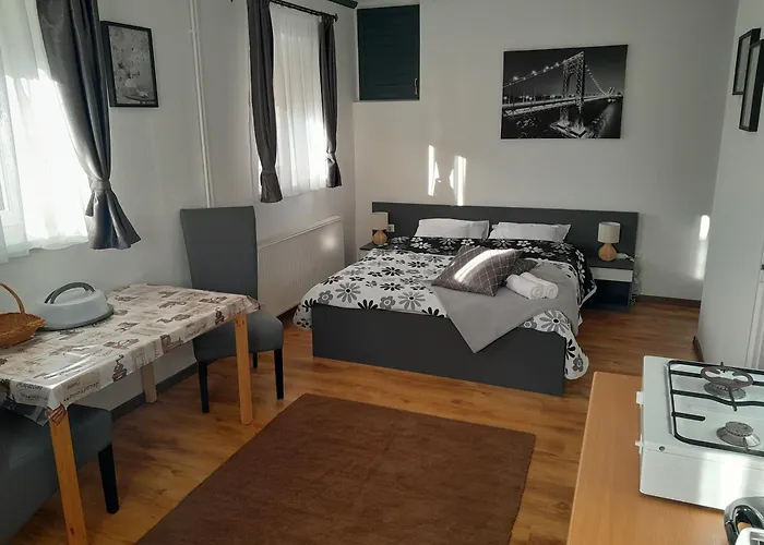 Lägenhet Nyirfa Apartmanhaz Zalakaros