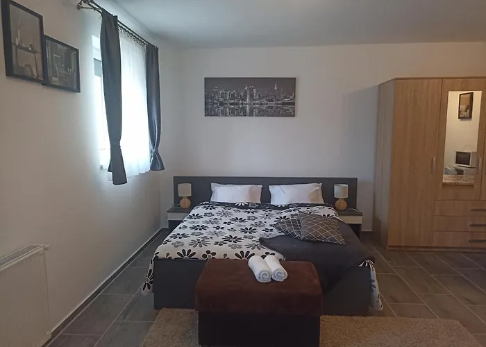 Nyirfa Apartmanhaz