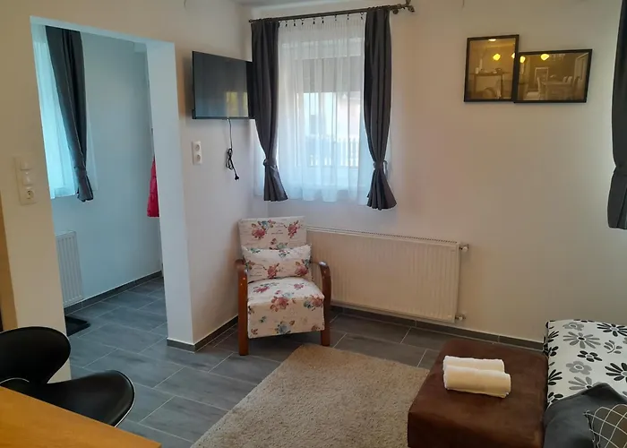 Nyirfa Apartmanhaz *