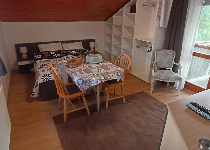 Апартаменты Nyirfa Apartmanhaz Залакарош