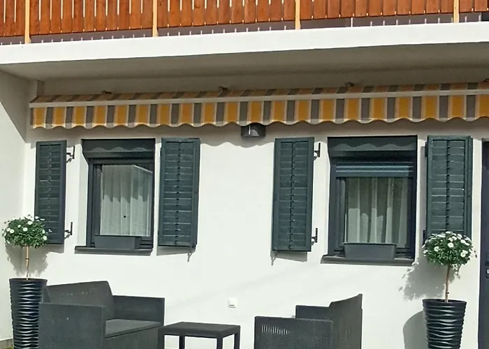 Nyirfa Apartmanhaz Lägenhet