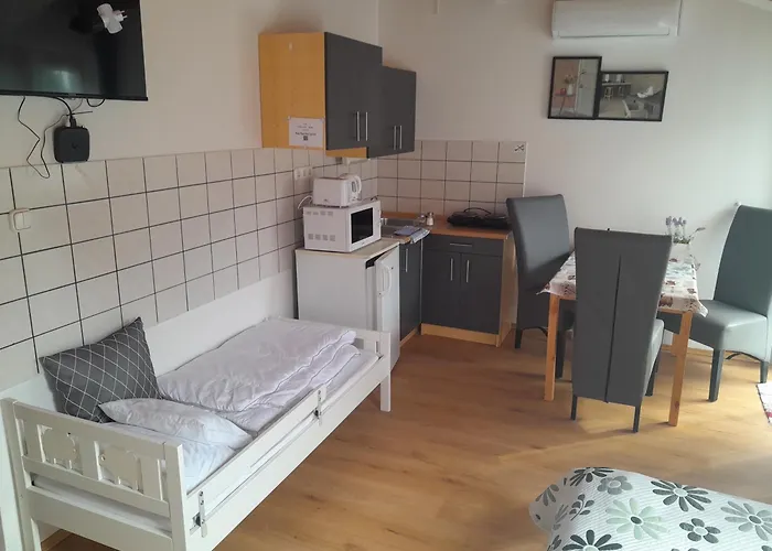 Nyirfa Apartmanhaz Lägenhet